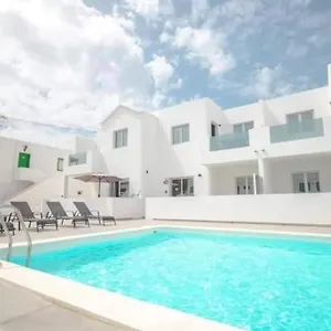 https://stunning-2-bedroom-apartment-with-pool-in-a-perfect-location.puertodelcarmen-hotels.org